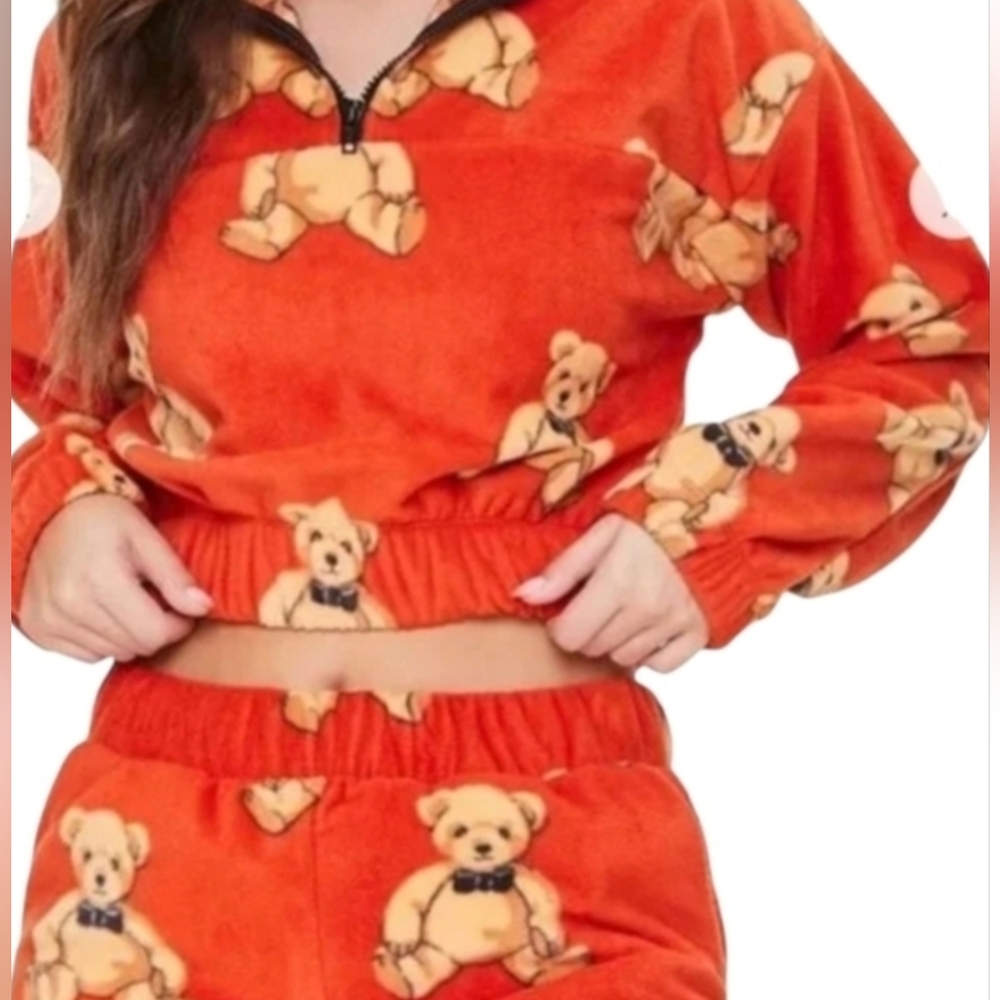 💚 Forever 21 Orange Bear Print Sweatshirt